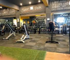 Cuts and Curves Fitness Studio